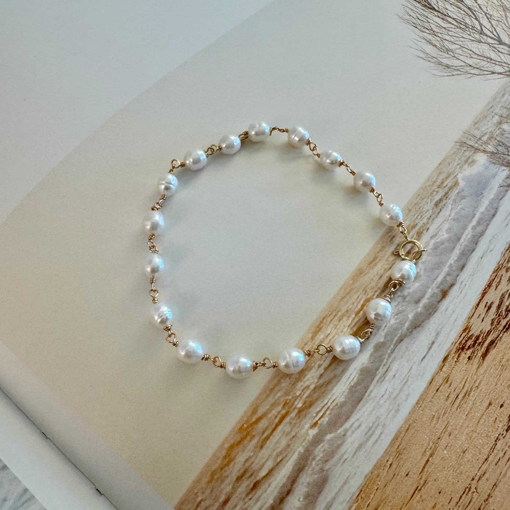 Luminous Pearl Bracelet