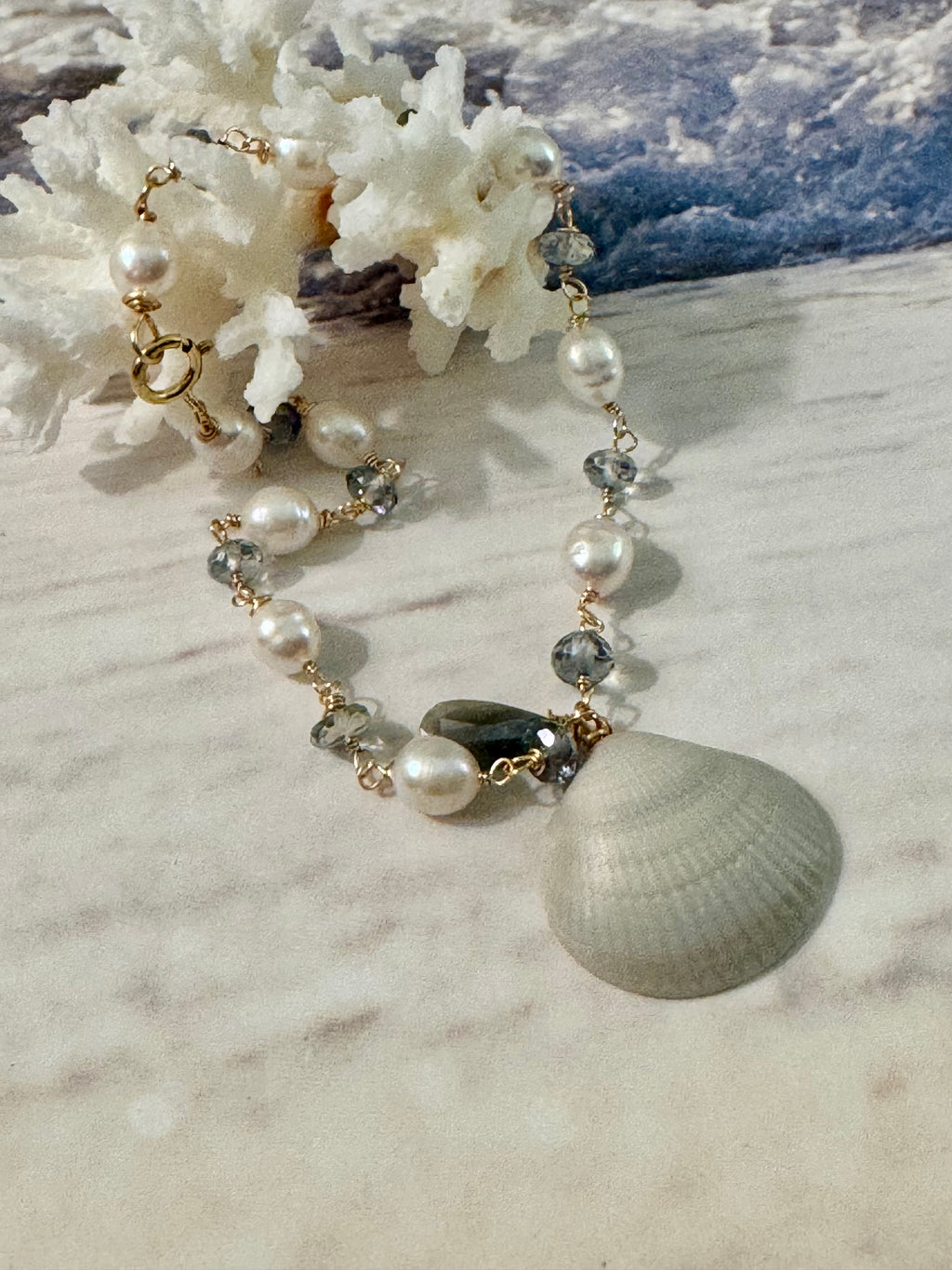 Light Grey Seashell Bracelet
