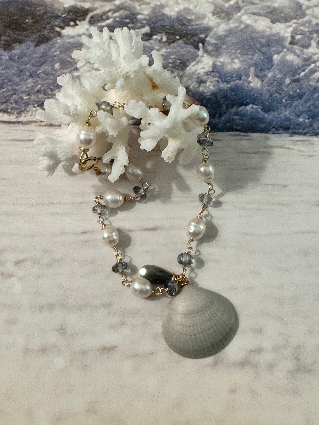 Light Grey Seashell Bracelet