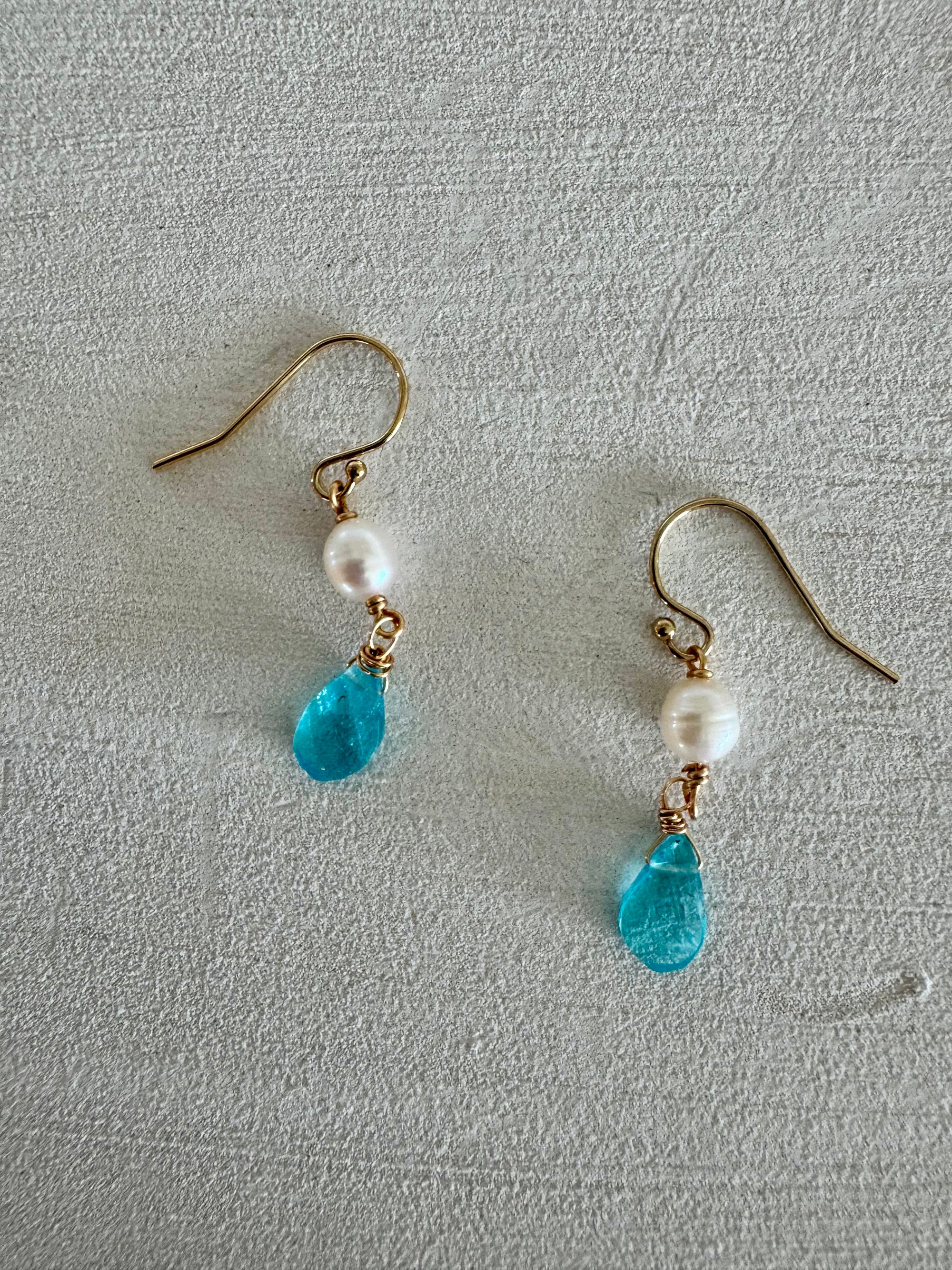 Apatite & Pearl Minis Earrings