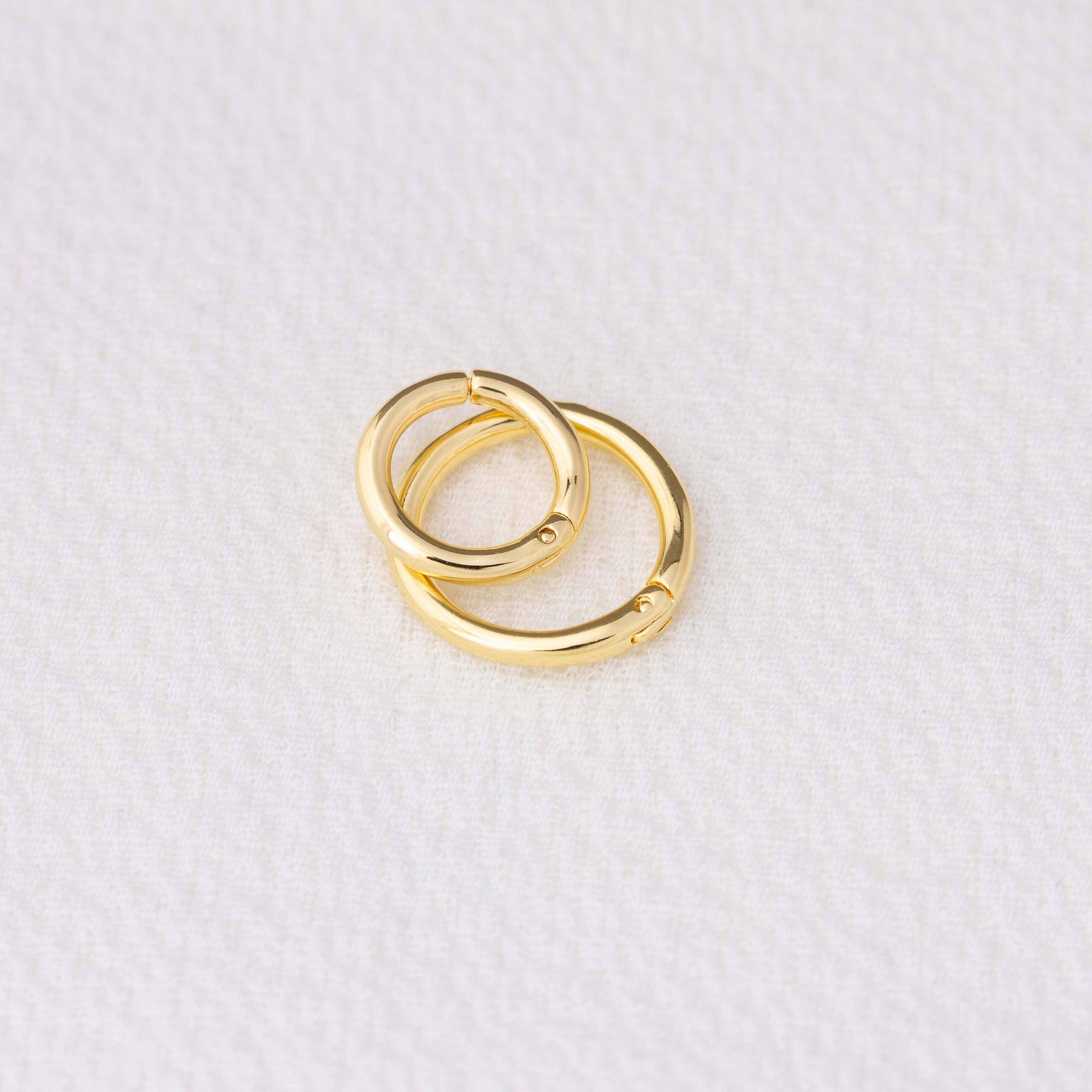 Mini Seamless Clicker Hoop Earrings: 9mm